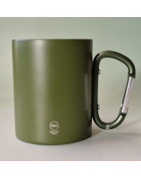 Tasse métallique verte avec anse mousqueton